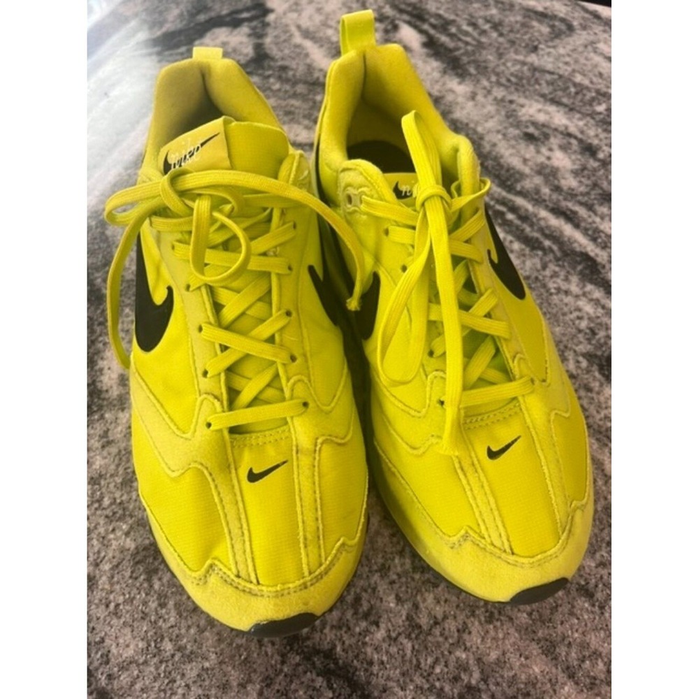 Nike Air Max Dawn Low Top Sneakers Mens Size 9 Volt Yellow Black DH4656-700 gym